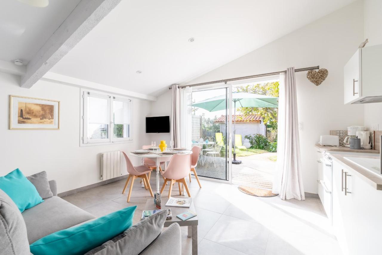 Holiday home Bois Flottes - Maisonnette 700m